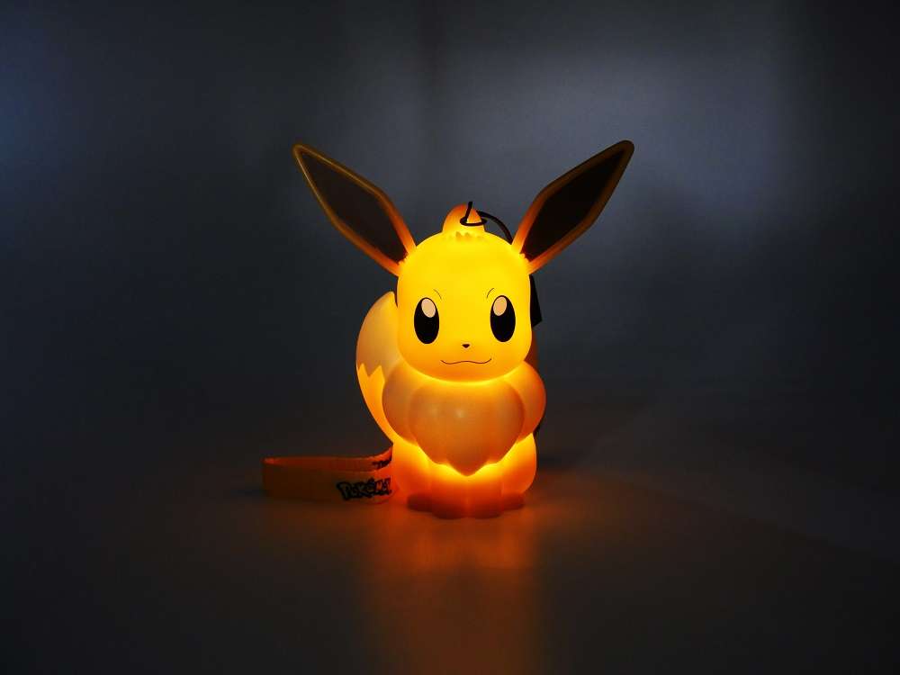 Figurine Évoli lumineuse Pokémon (13cm) – Image 4